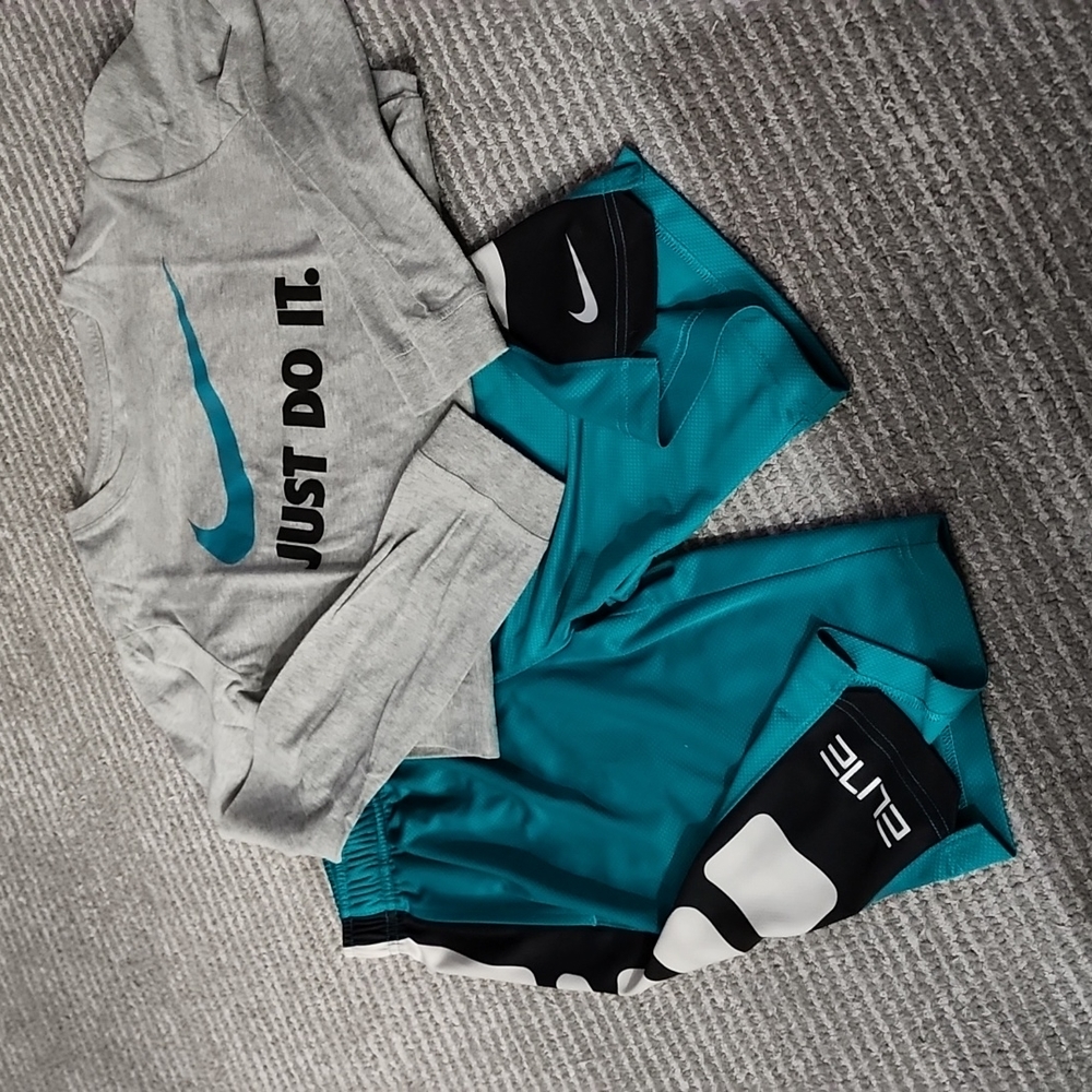 Boys Nike LS Tshirt and Shorts XL Shirt/M Shorts